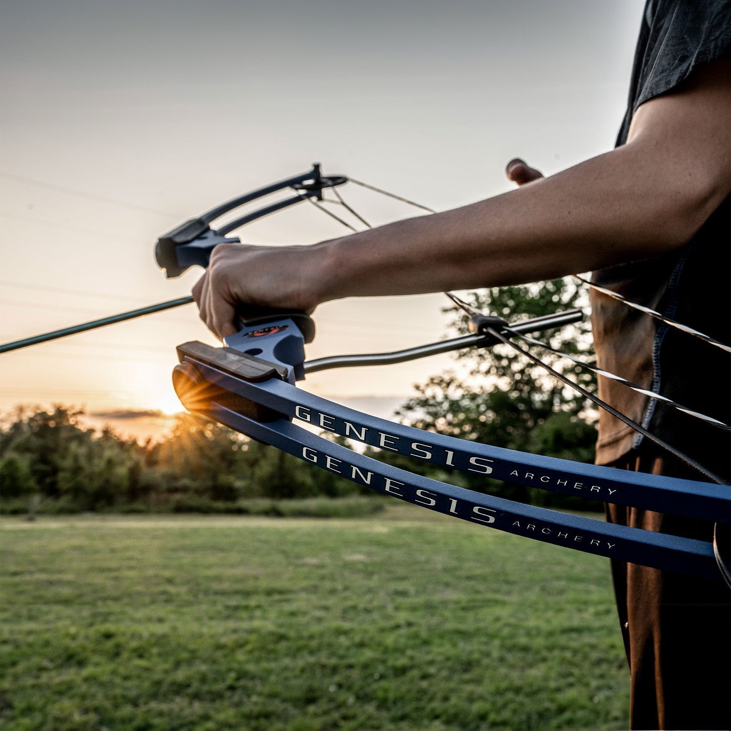 Genesis Archery Original Right Hand Compound Bow Kit w/Arrows & Quiver (3 Pack) - 323584