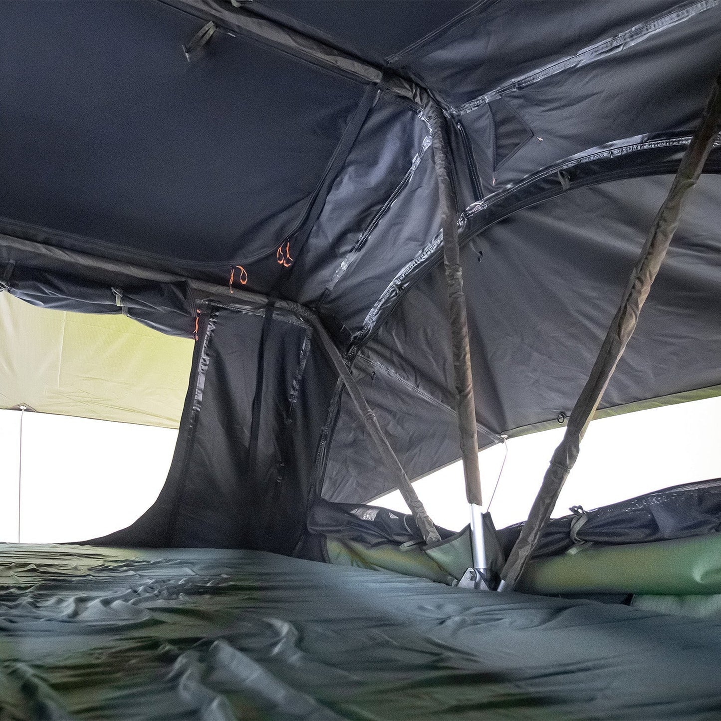 23ZERO Walkabout 72" 2.0 4-Person Roof Top Tent - 230WA7220