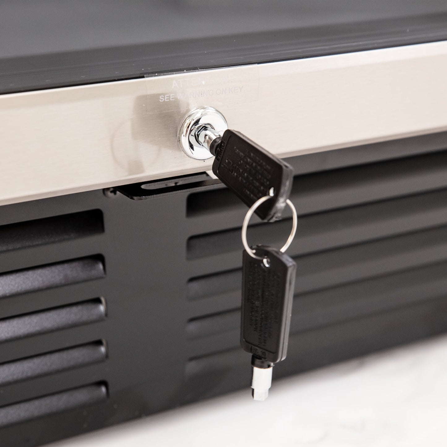 Avanti Beverage Center, 130 Can Capacity - BCA516SS