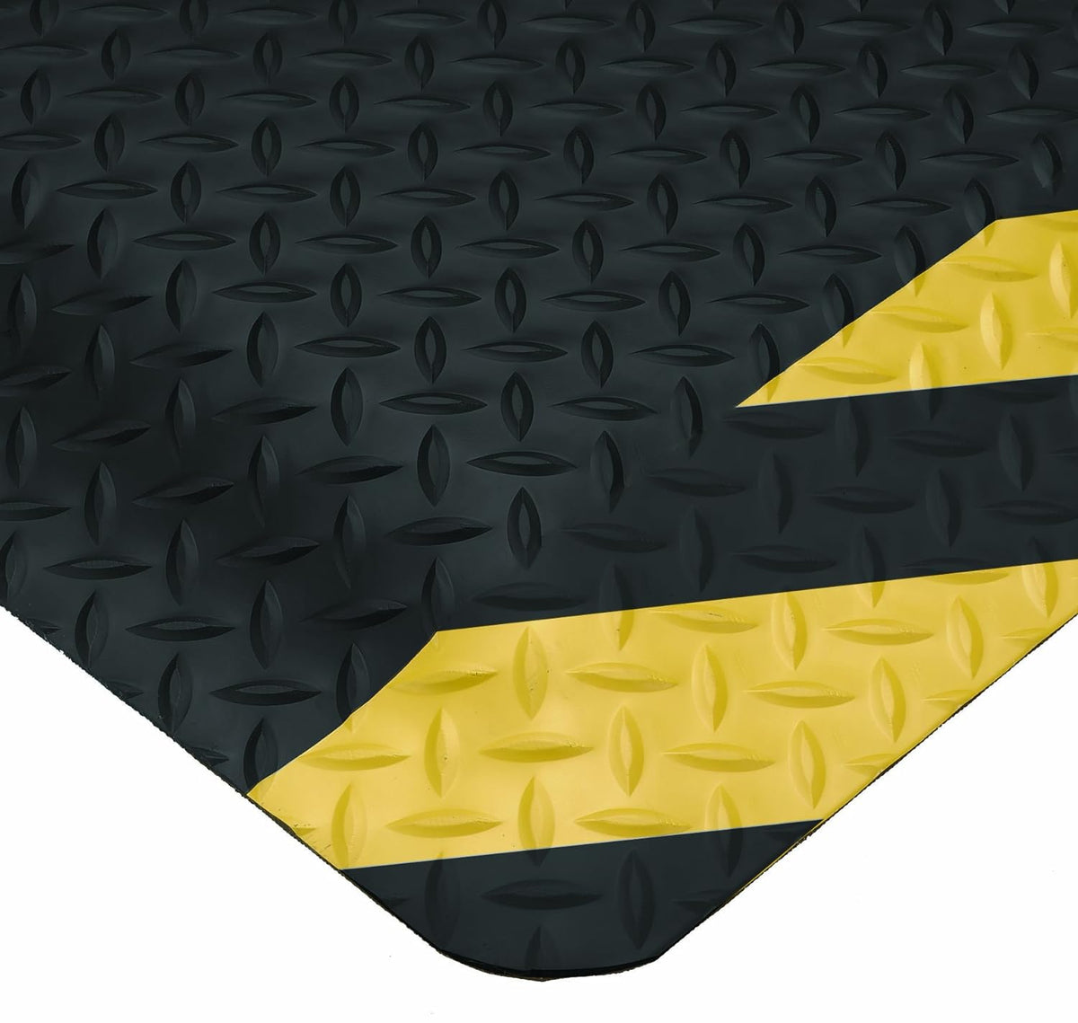 Wearwell Diamond-Plate SpongeCote UltraSoft Mat, 4' Width x 75' Length x 15/16" Thickness, Black/Chevron - 414.1516x4x75CHV