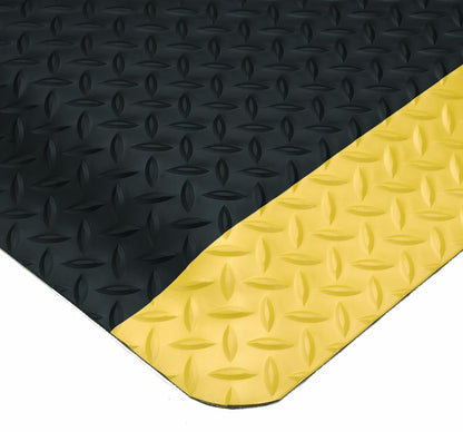 Wearwell Diamond-Plate SpongeCote UltraSoft Mat, 4' Width x 75' Length x 15/16" Thickness, Black/Chevron - 414.1516x4x75BYL