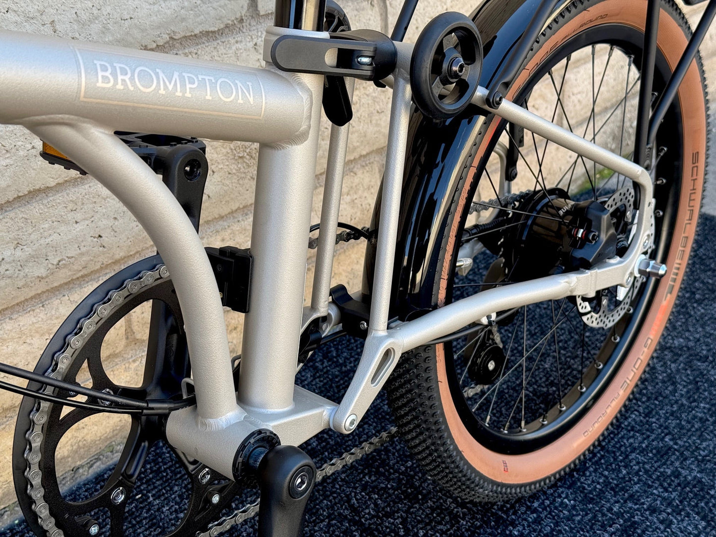 Brompton G Line 8-Speed Trail Dust White 3 Sizes