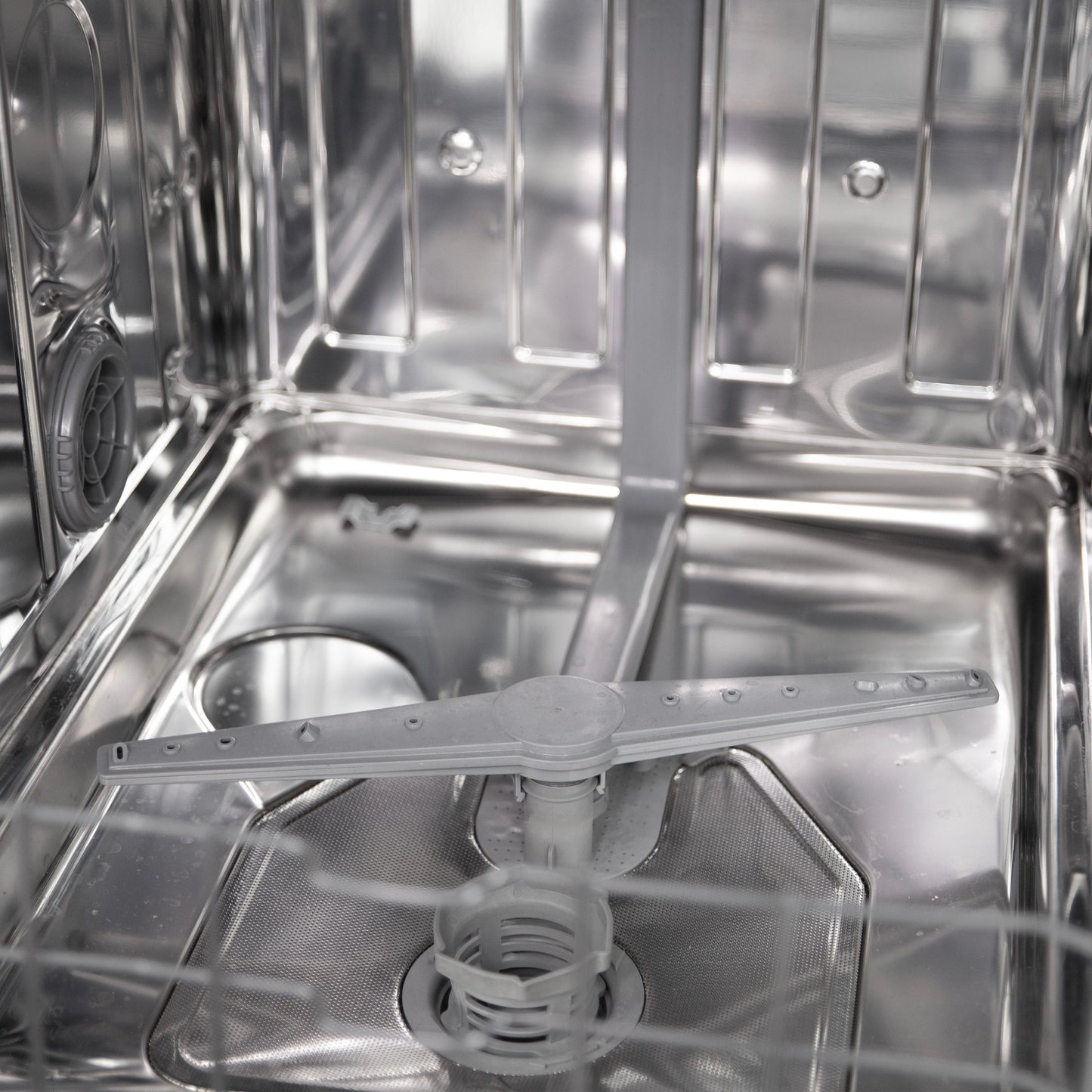 Avanti 18" Built In Dishwasher - DWF18V0W
