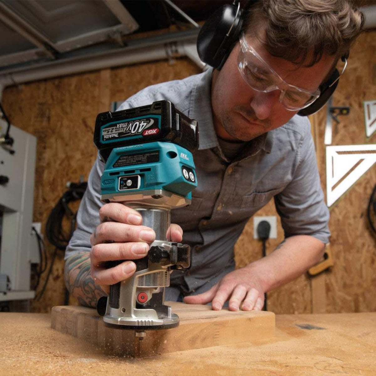 Makita 40V Max XGT Brushless Cordless Compact Router Kit - GTR01D1