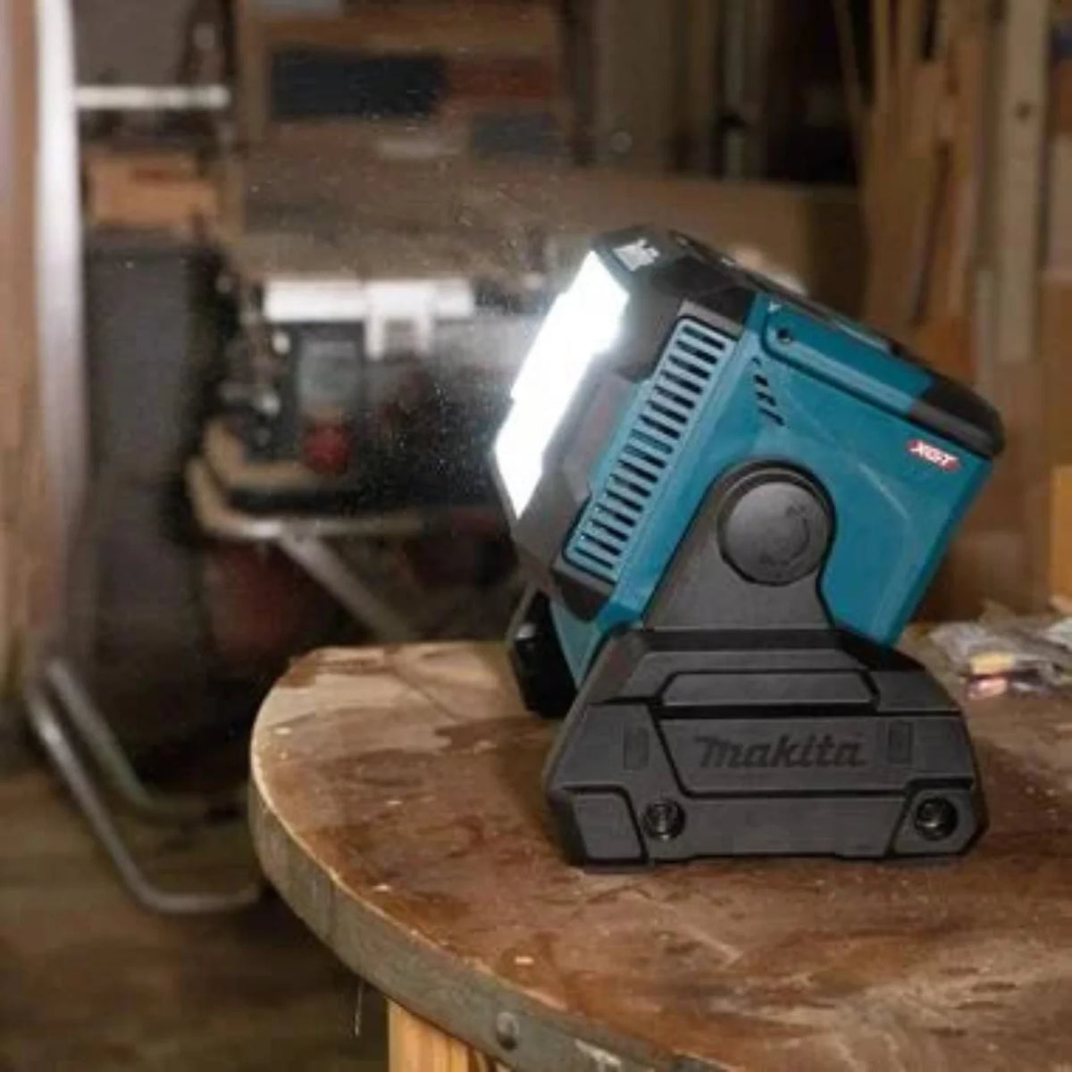 Makita 40V (ML009G) Max XGT Cordless Work Light (Bare Tool) - ML009G