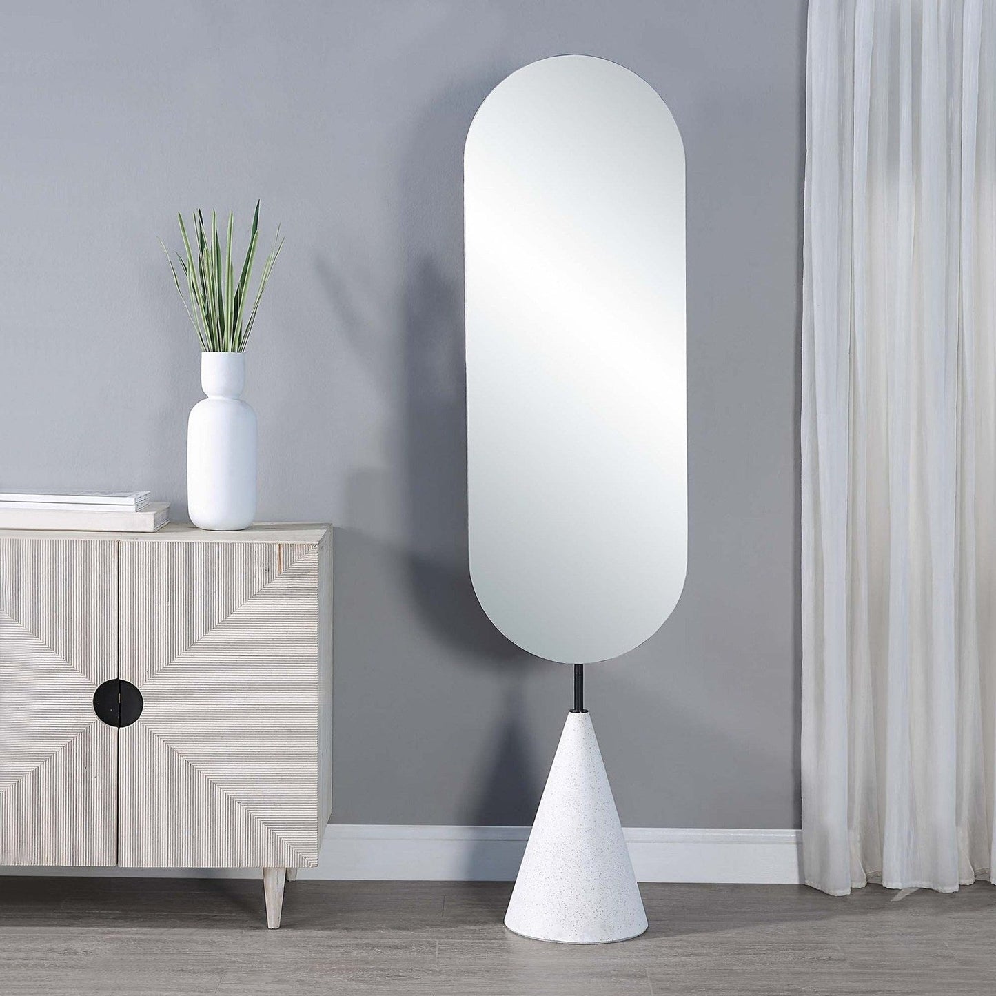 RenWil Vawn Oval Mirror NDD23M010 - MT2518