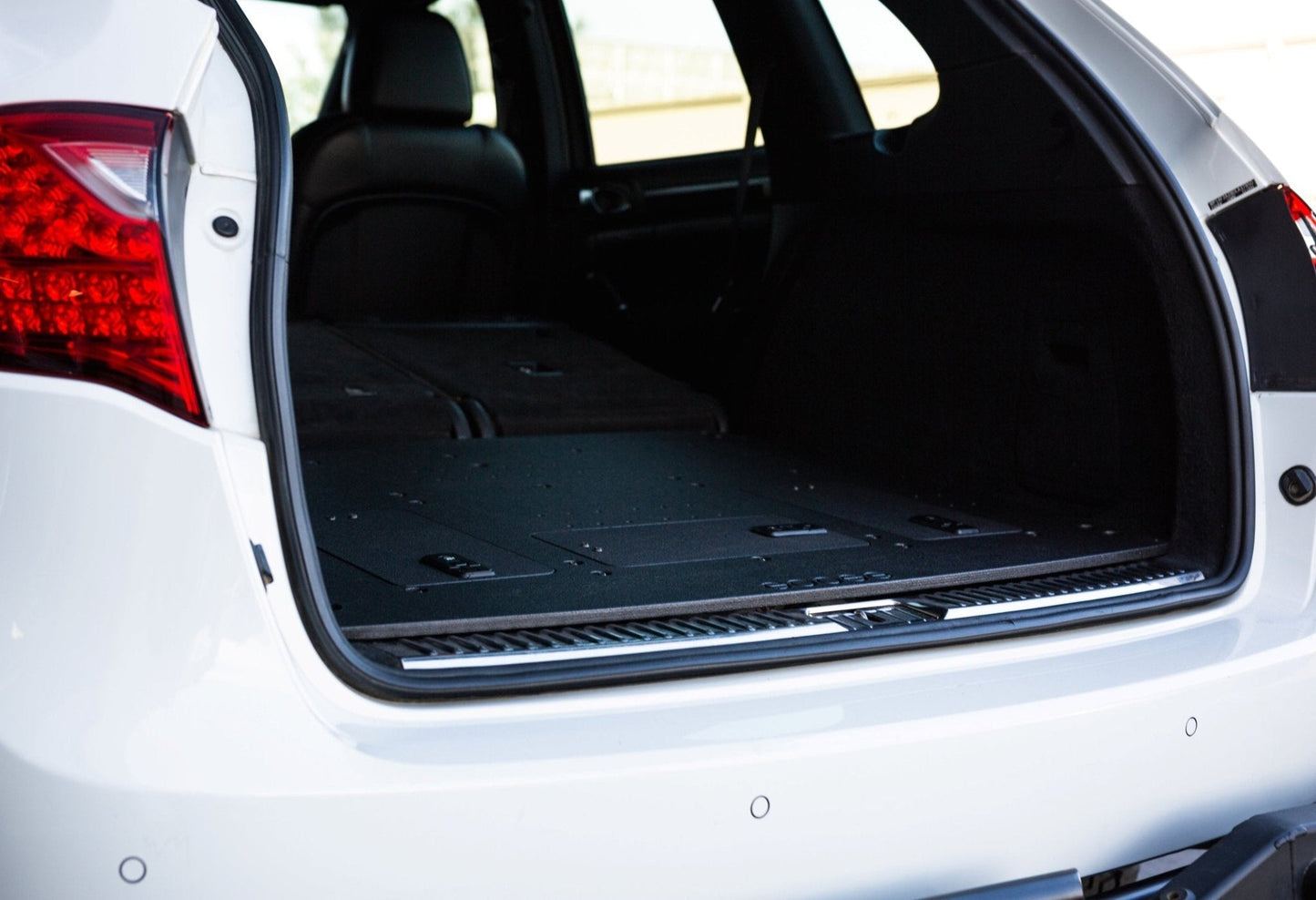 GOOSE GEAR Volkswagen Touareg 2011-2017 2nd Gen. - Rear Plate System - 1003-GGR-SH